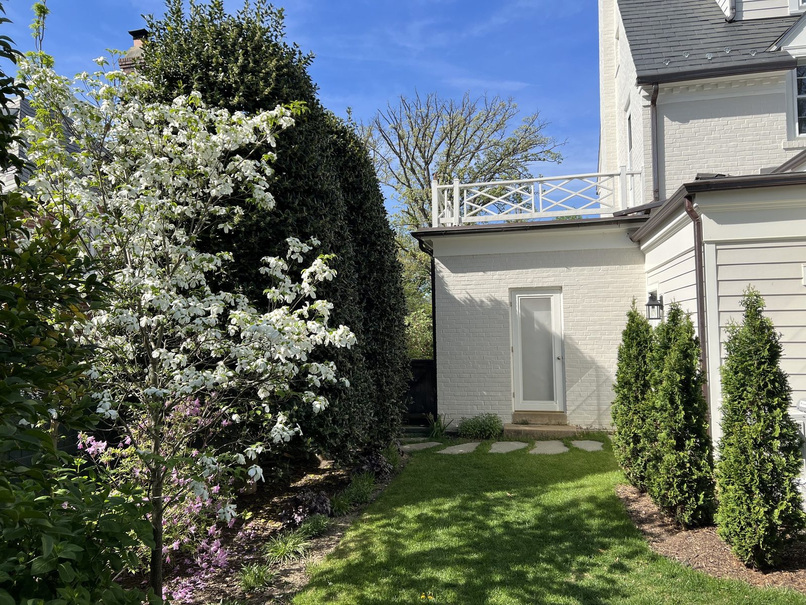 Side garden